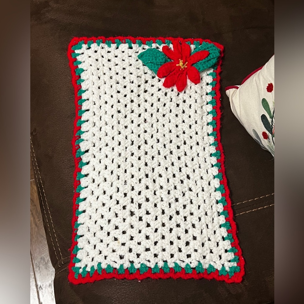 Vintage Christmas Crochet Poinsettia Doile